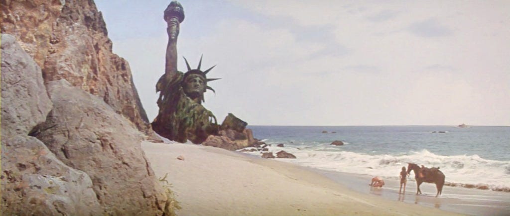 El planeta de los simios o el mudo reproche de la Estatua de la Libertad |  La mano del extranjero