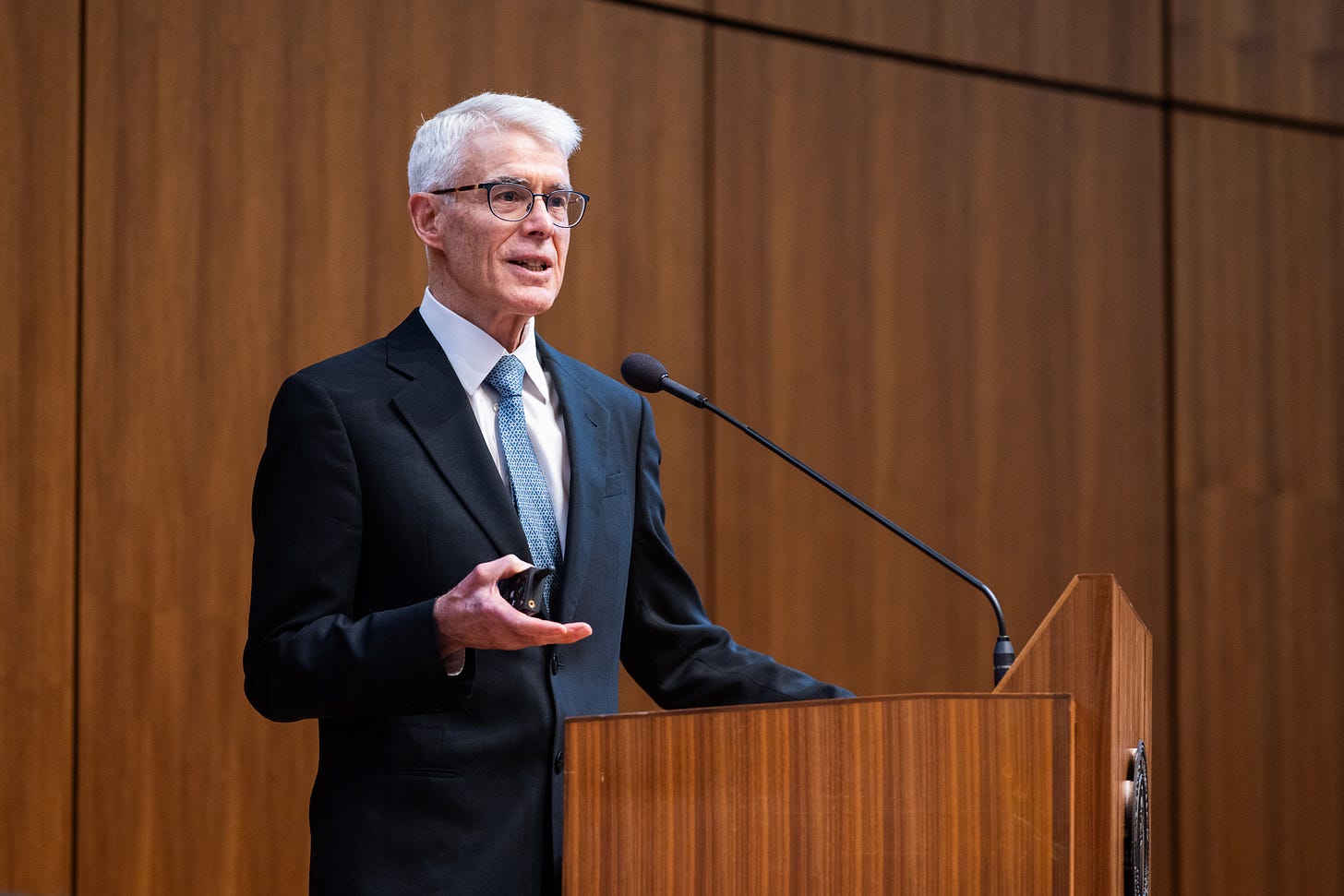 Darrell Duffie speaks to attendees of the Monetary Policy Conference in Hauck Auditorium on May 8, 2026. (Patrick Beaudouin)