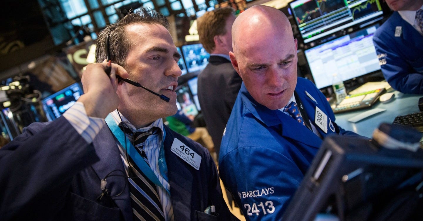 Dow plunges 280 points, hit by weak earnings, China | Fortune