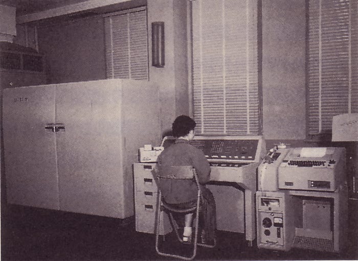 HITAC 301 (Reproduced from the Japan Electronic Industry Development Association’s "Thirty Years of Advances in Electronic Industry Development")