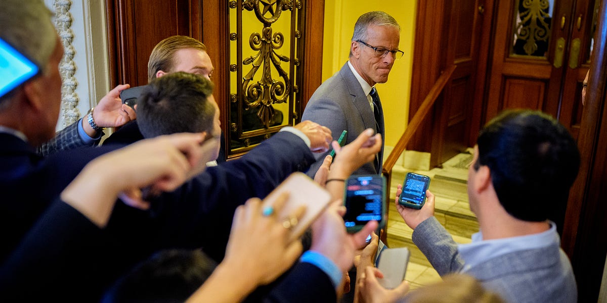 Trump Urges Senate to Confirm Judges Before Break