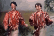 Gêmeos Carlos GIF - Gêmeos Carlos Villagrán - Discover & Share GIFs
