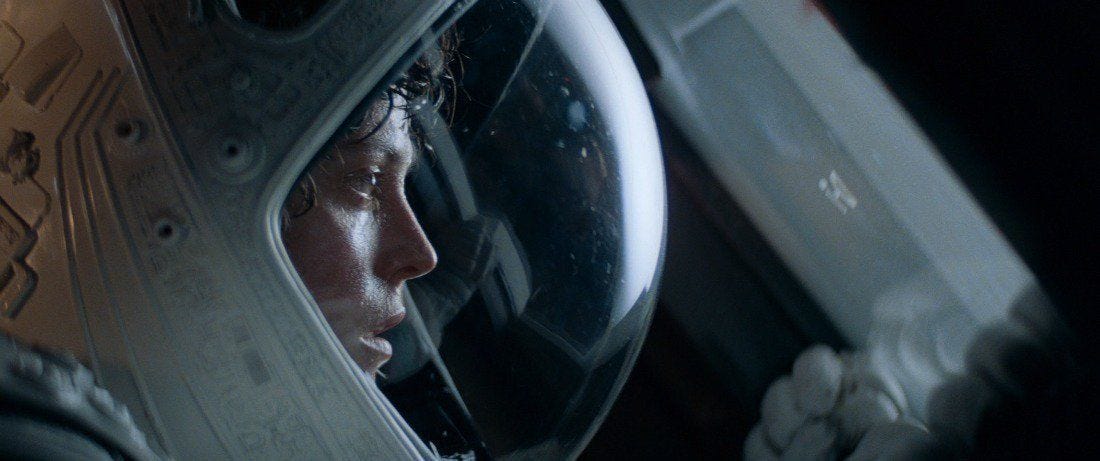 ALIEN (1979) Cinematography by Derek Vanlint Directed by Ridley Scott  Explore the most beautiful shots of this franchise: https://t.co/RJ8zScBuQJ