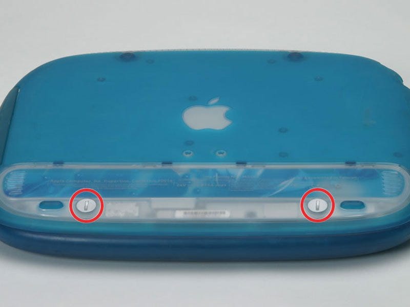 iBook G3 Clamshell Battery Replacement - iFixit Repair Guide iBook G3 Clamshell Battery Replacement - iFixit Repair Guide