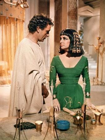 CLEOPATRA, 1963 directed by JOSEPH L. MANKIEWICZ Richard Burton and  Elizabeth Taylor (photo)' Photo | Art.com