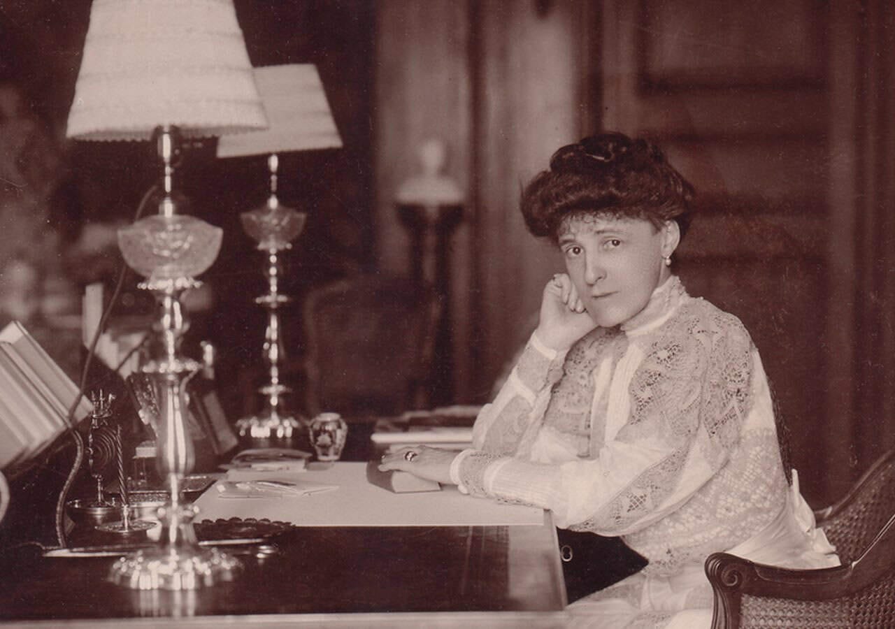 A publicity photo of the author Edith Wharton at her Massachussettes home, The Mount, originally published in The World's Work in 1905