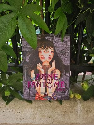 Zone Fantôme, un recueil de nouvelle écrit et dessiné par le mangaka Junji Itô une chronique de @chronkis_descobar dans Les Papiers Noirs à l'encre rouge d'Amélie Boulay