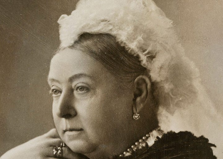 Queen Victoria and Queen Elizabeth portraits