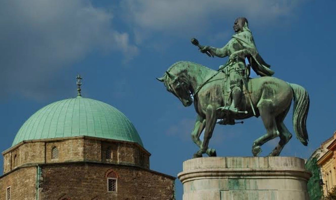 May be an image of the Brandenburg Gate