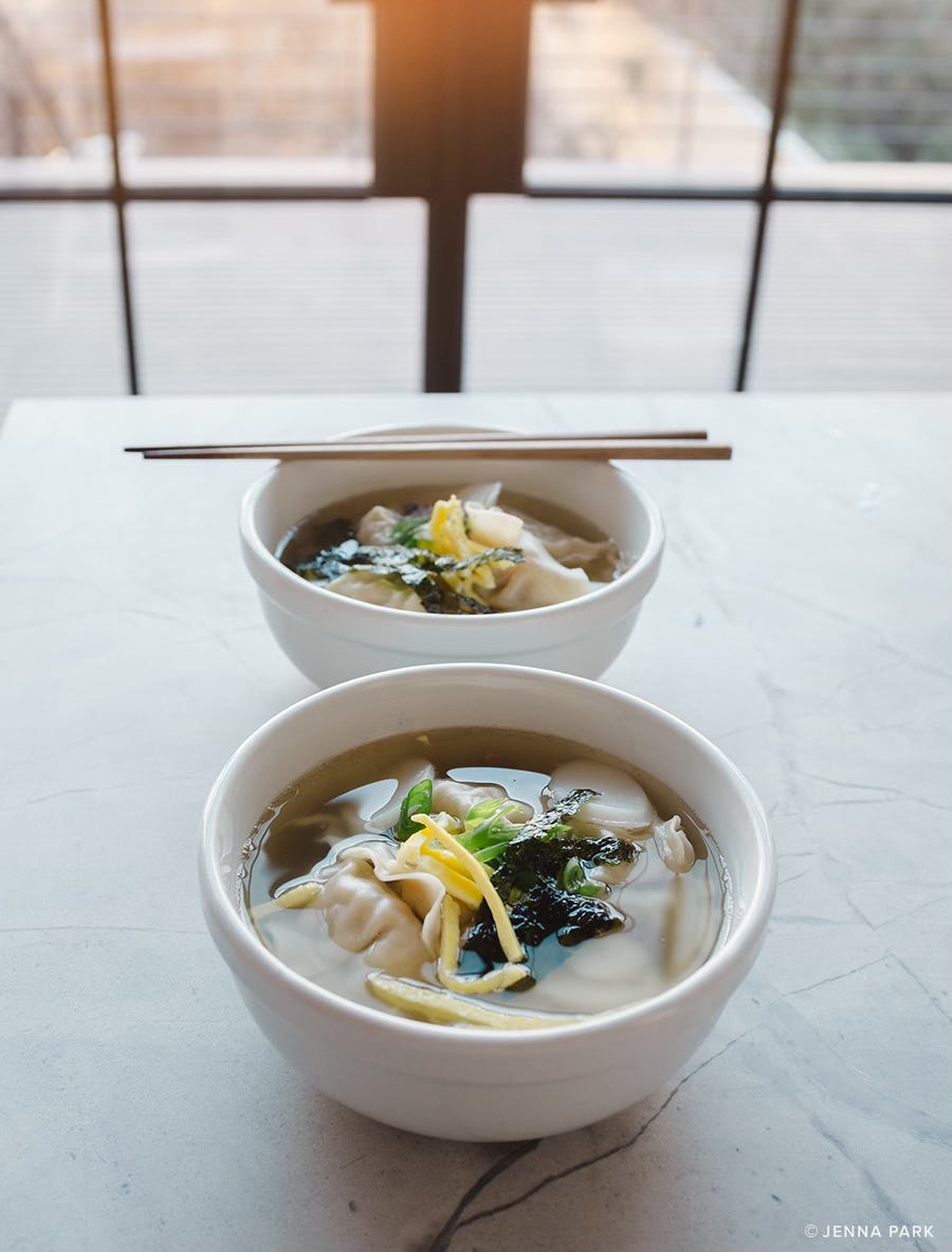 Korean rice cake soup