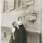 Handwriting, Frollywood and interpreters in the spotlight