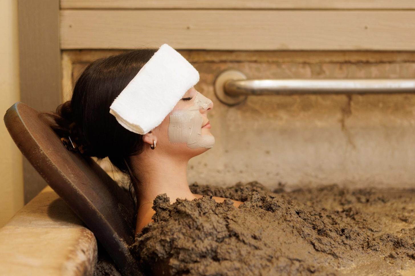 Mud bath experience in Calistoga, Napa Valley. Mud bath experience in Calistoga, Napa Valley.