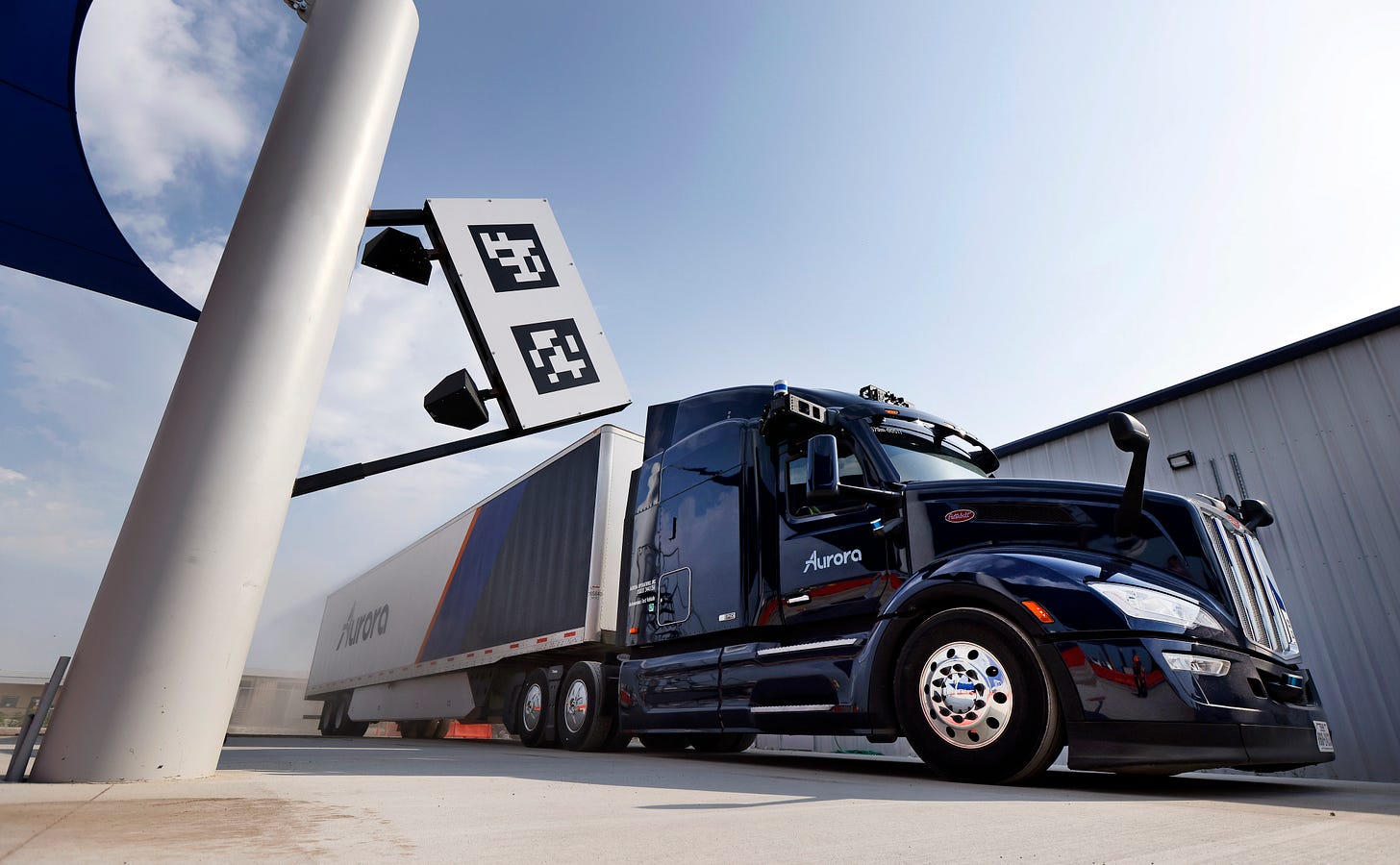 Aurora readies Dallas-to-Houston route for self-driving trucks
