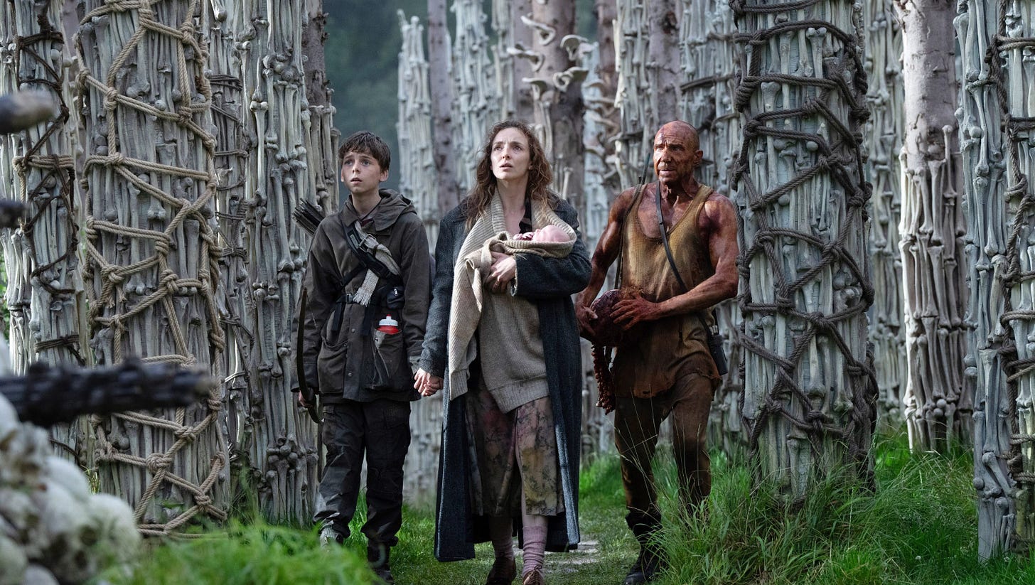 28 Years Later' Review: Danny Boyle's Gory, Star-Filled Zombie-Horror  Threequel