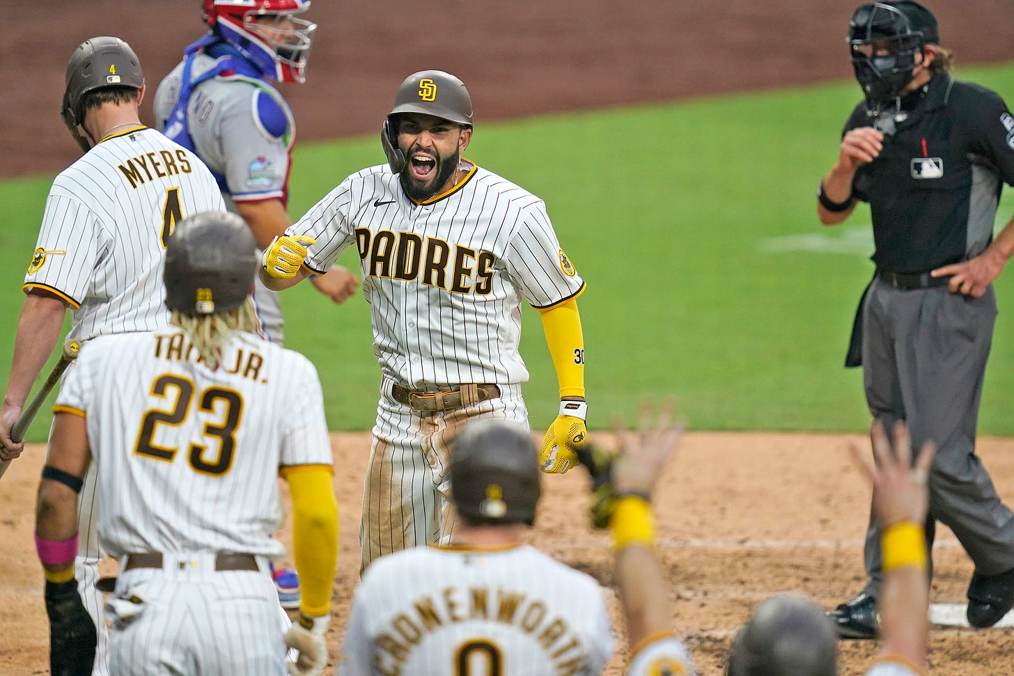 Slam Diego: Padres first team with slams in four straight games
