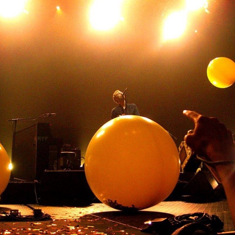 leftinmonfalcone_留戀於蒙法爾科內的流行樂徒_ep33_yellow_coldplay_concert_vangogh_#ffff00