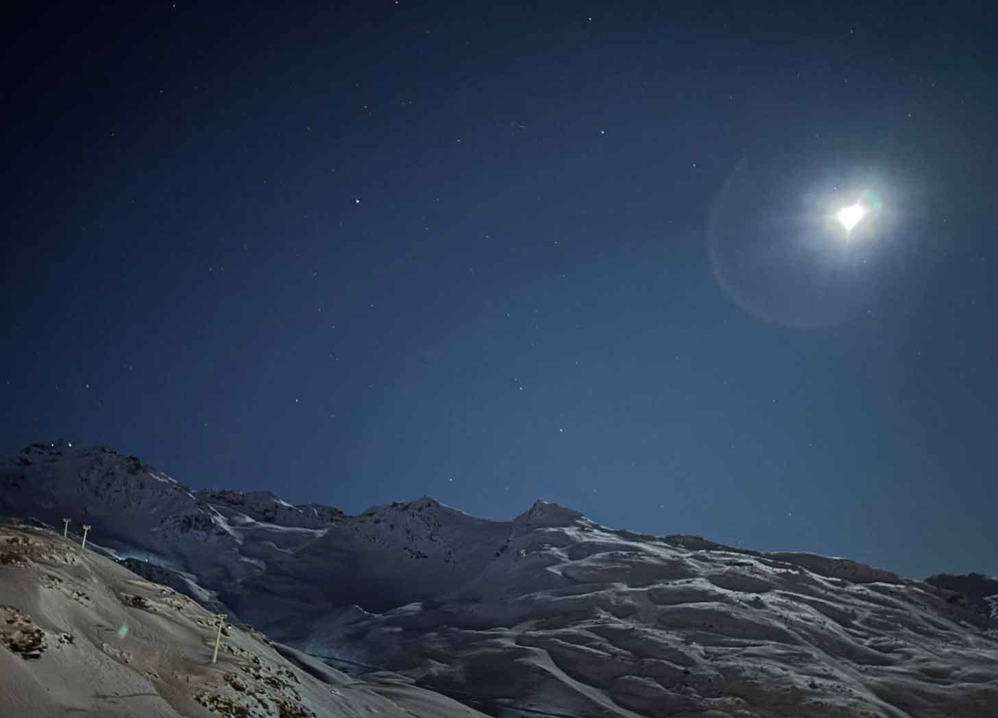 Moonscape View, waiting for the coach at 6:25 am