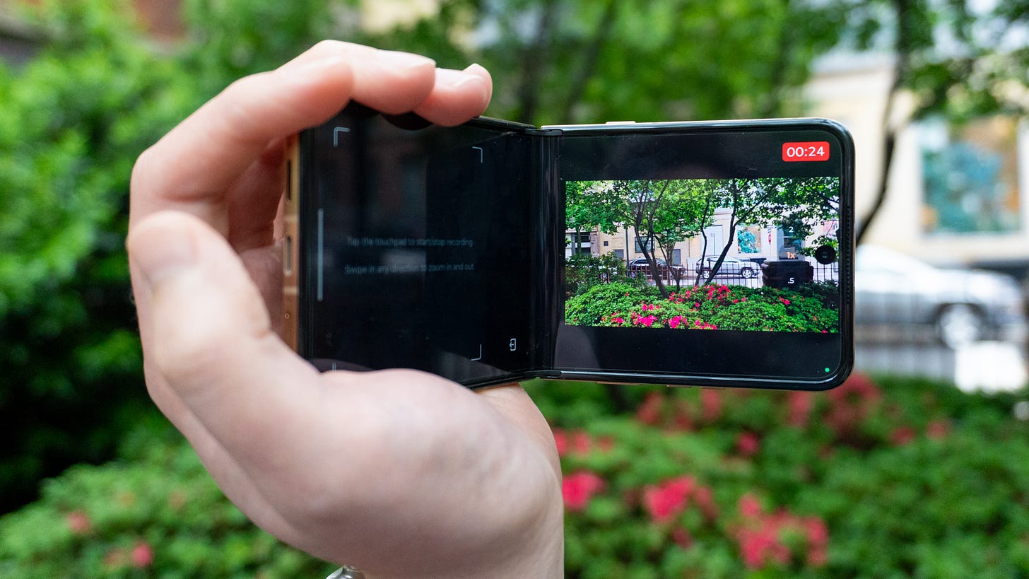 Moto Razr Ultra video camcorder mode