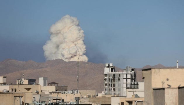 Consequences of the U.S. strike: Iran moves to close Strait of Hormuz, but it is more likely just threatening
