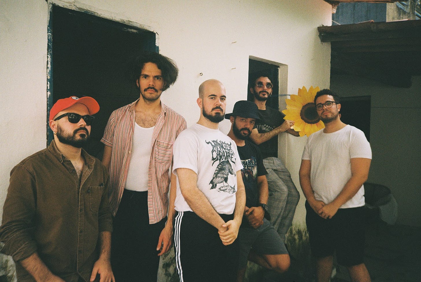 Papangu leva seu "rock troncho" a 14 cidades na Turnê Engaiolada - O Jardim Sonoro Papangu leva seu "rock troncho" a 14 cidades na Turnê Engaiolada - O Jardim Sonoro