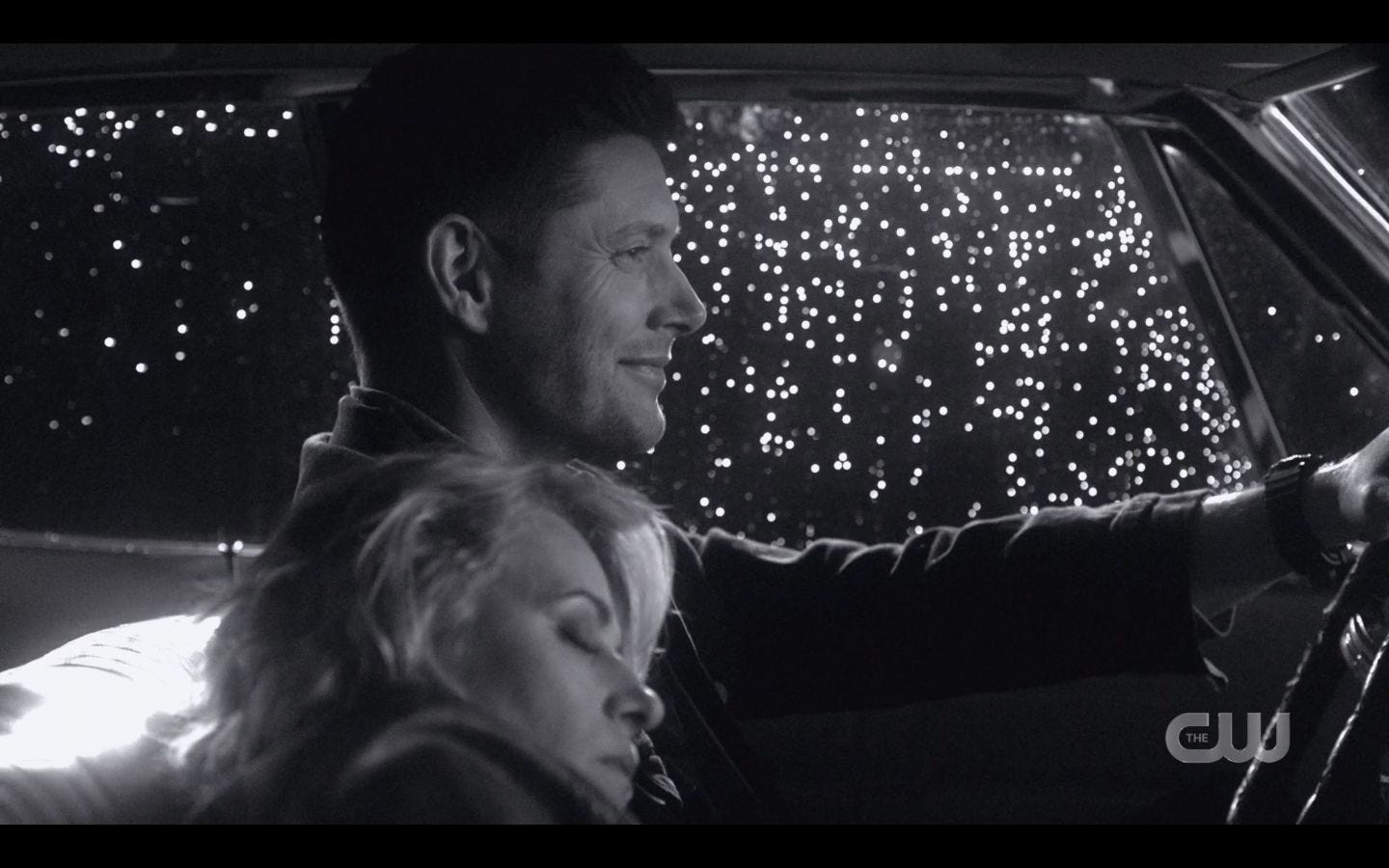 Dean Winchester flashback to Mary on his shoulder in Baby SPN 14.18 Dean Winchester flashback to Mary on his shoulder in Baby SPN 14.18