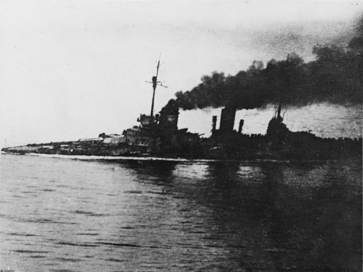 Badly damaged German battlecruiser SMS Seydlitz returning from Jutland with its bow low in the water Badly damaged German battlecruiser SMS Seydlitz returning from Jutland with its bow low in the water
