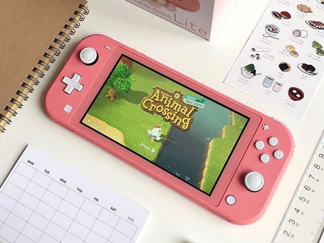 alexis on Instagram: “I've been playing too much animal crossing 😅  #nintendo #nintendoswitch #switchlite #animalcrossing  #animalcrossingnewhorizons #coral”