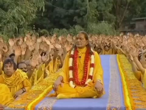 Radhey Radhey Radhey - Kirtan with Jagadguru Shree Kripalu Ji Maharaj