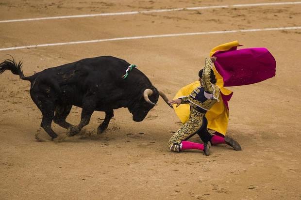 http://themacrotourist.com/images/Azure/Bulls2May2214.png