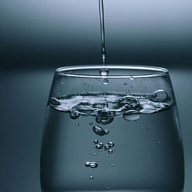 Un film innovant purifie l’eau contaminée avec la lumière du soleil, sans électricité