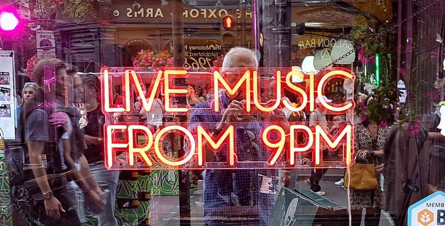 Live music sign