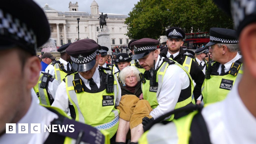 Protesta de Acción Palestina en Londres: La policía metropolitana realiza casi 500 arrestos.