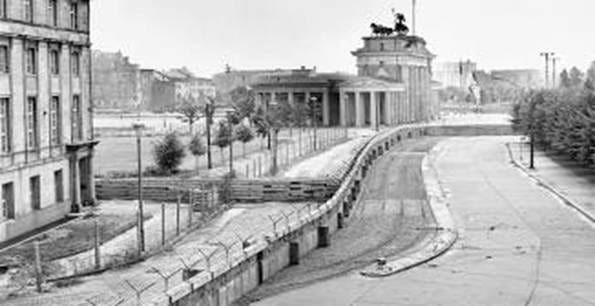 The building of the Berlin Wall - Flashpoints – Hungary ...