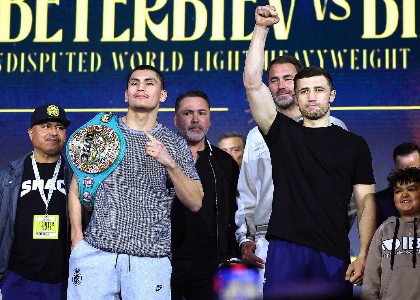 Vergil Ortiz Jr vs Israil Madrimov_pose.jpg