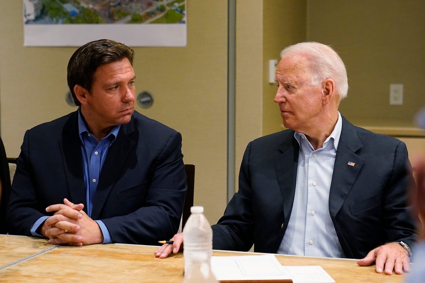Hurricane Ian puts pause on Florida midterm politics and DeSantis, Biden  tension