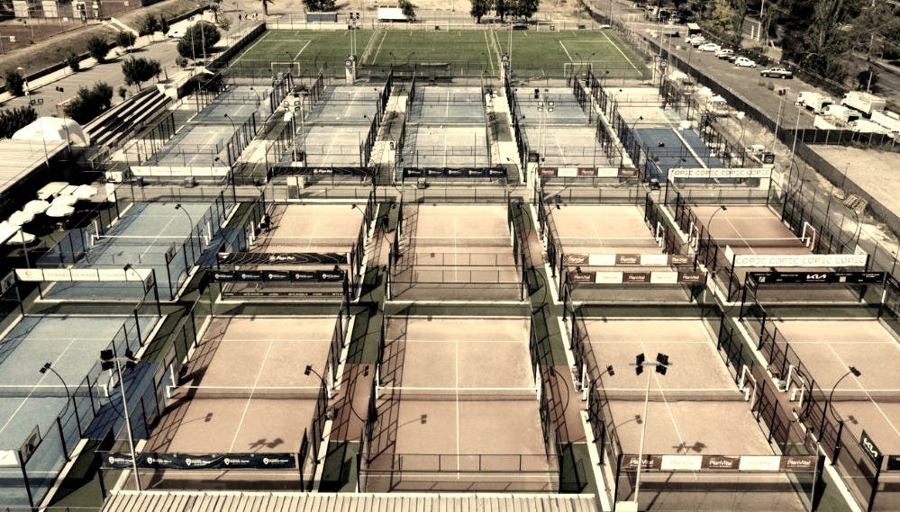 Padel courts at Ciudad Deportiva USS in Las Condes, Chile Padel courts at Ciudad Deportiva USS in Las Condes, Chile