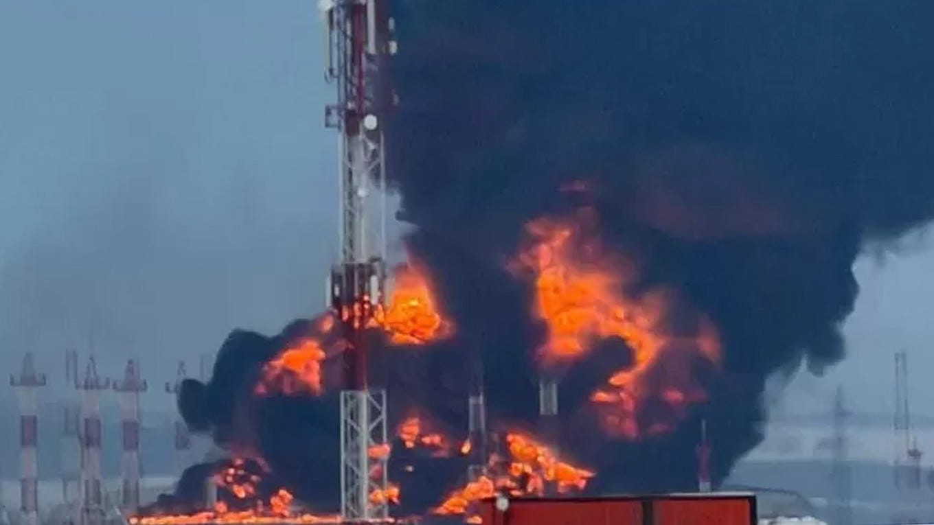 A fire on a tower

AI-generated content may be incorrect.