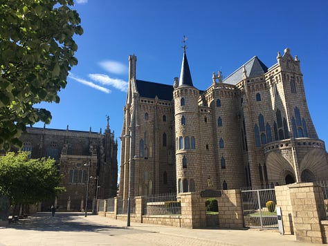 aire cc parque nacional de monfragüe, ville de Zamora, palais de gaudi Astorga