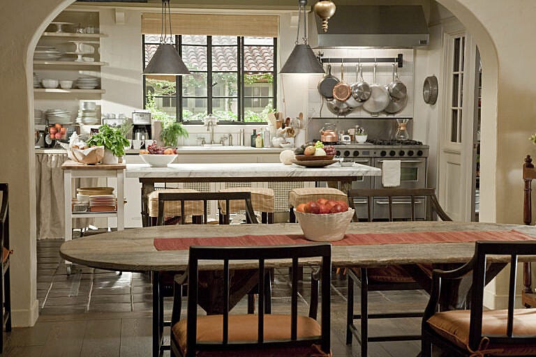 its-complicated-set-decor-dining.jpg