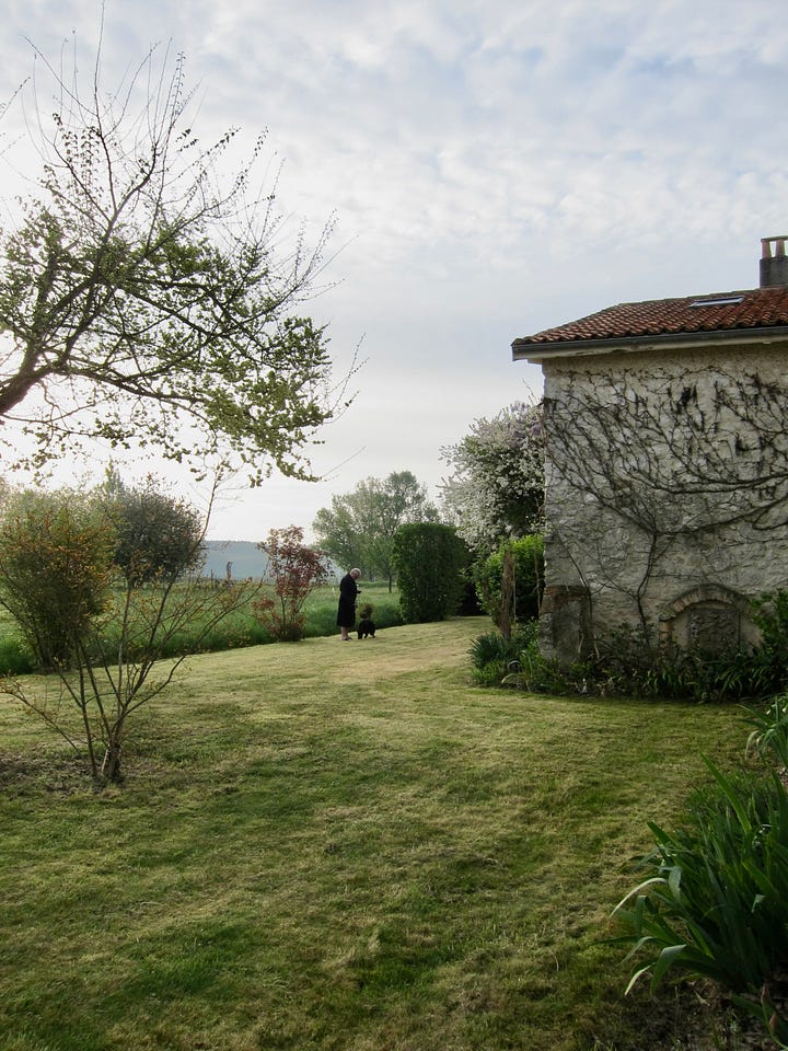 A whtte VW transpoerter van outsode a French Gîte.
