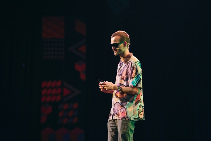 Buterin presentó en su charla avances en el área de la seguridad. Foto: Prensa Devconnect Buterin presentó en su charla avances en el área de la seguridad. Foto: Prensa Devconnect