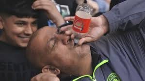 Bottle job? Man City fan celebrates ...