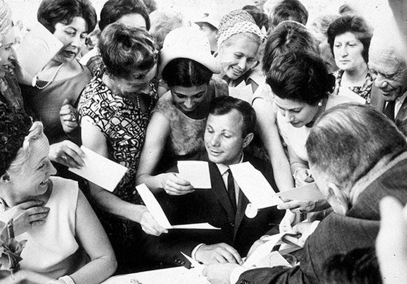 Yuri Gagarin: Everyday photos of the First Man in Space, 1960s - Rare Historical Photos Yuri Gagarin: Everyday photos of the First Man in Space, 1960s - Rare Historical Photos