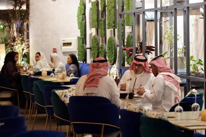 Huge increase in issuance of baladiya licenses for eateries in Saudi Arabia