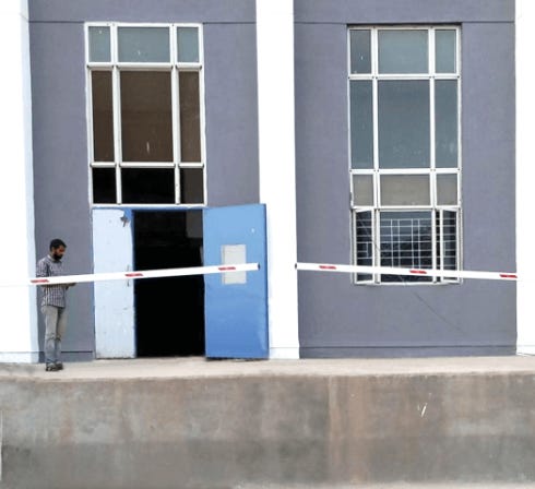 automatic boom barrier