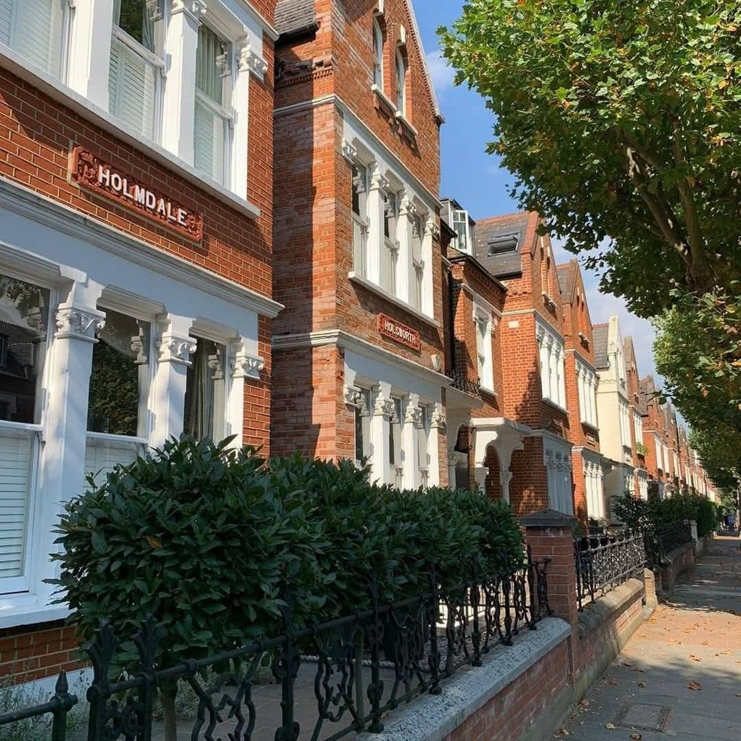 No photo description available.