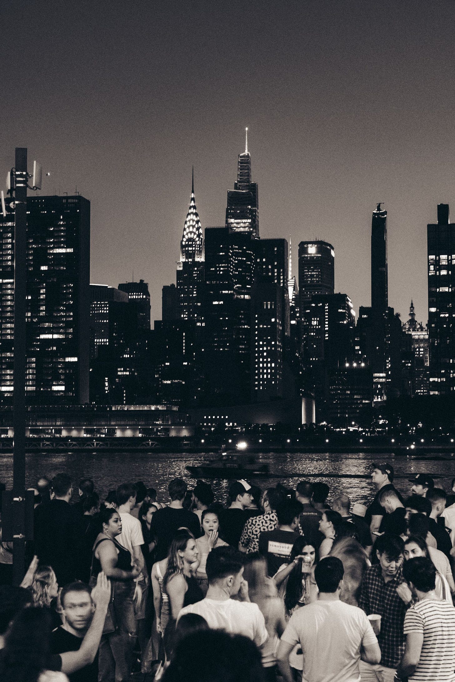 Crowd in New York in Black and White · Free Stock Photo Crowd in New York in Black and White · Free Stock Photo