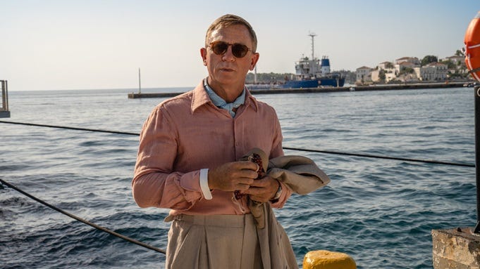 Glass Onion: A Knives Out Mystery' Won't Report Box Office Numbers - Variety
