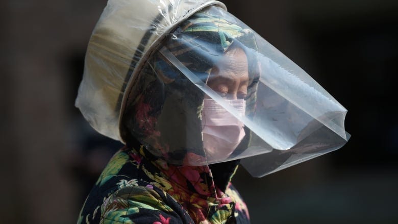 Why some experts are questioning China's coronavirus claims | CBC News