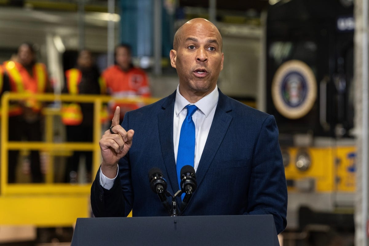 Crypto bill advances in Senate committee despite Democrats’ Trump, DeFi concerns Crypto bill advances in Senate committee despite Democrats’ Trump, DeFi concerns